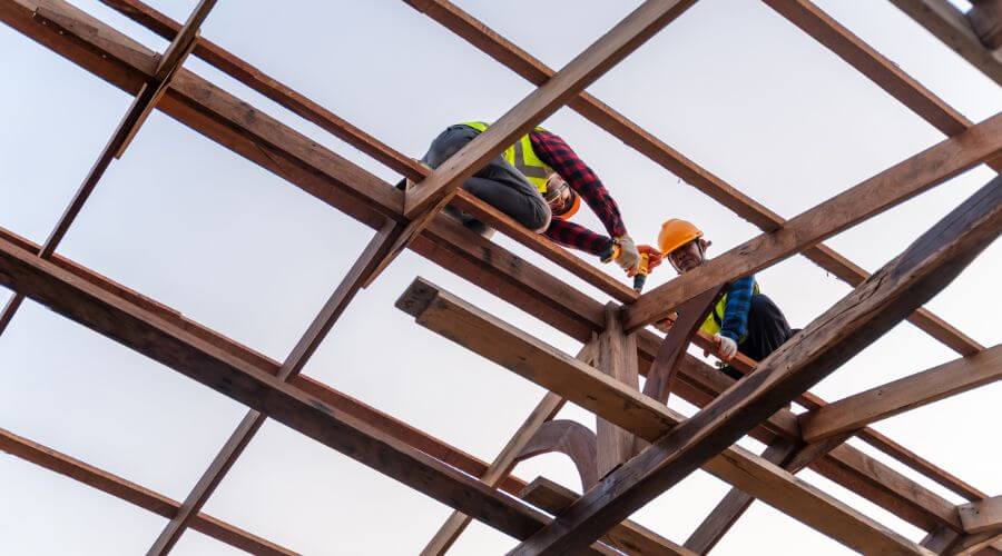 Professional gutter cleaning services in Amesville, OH